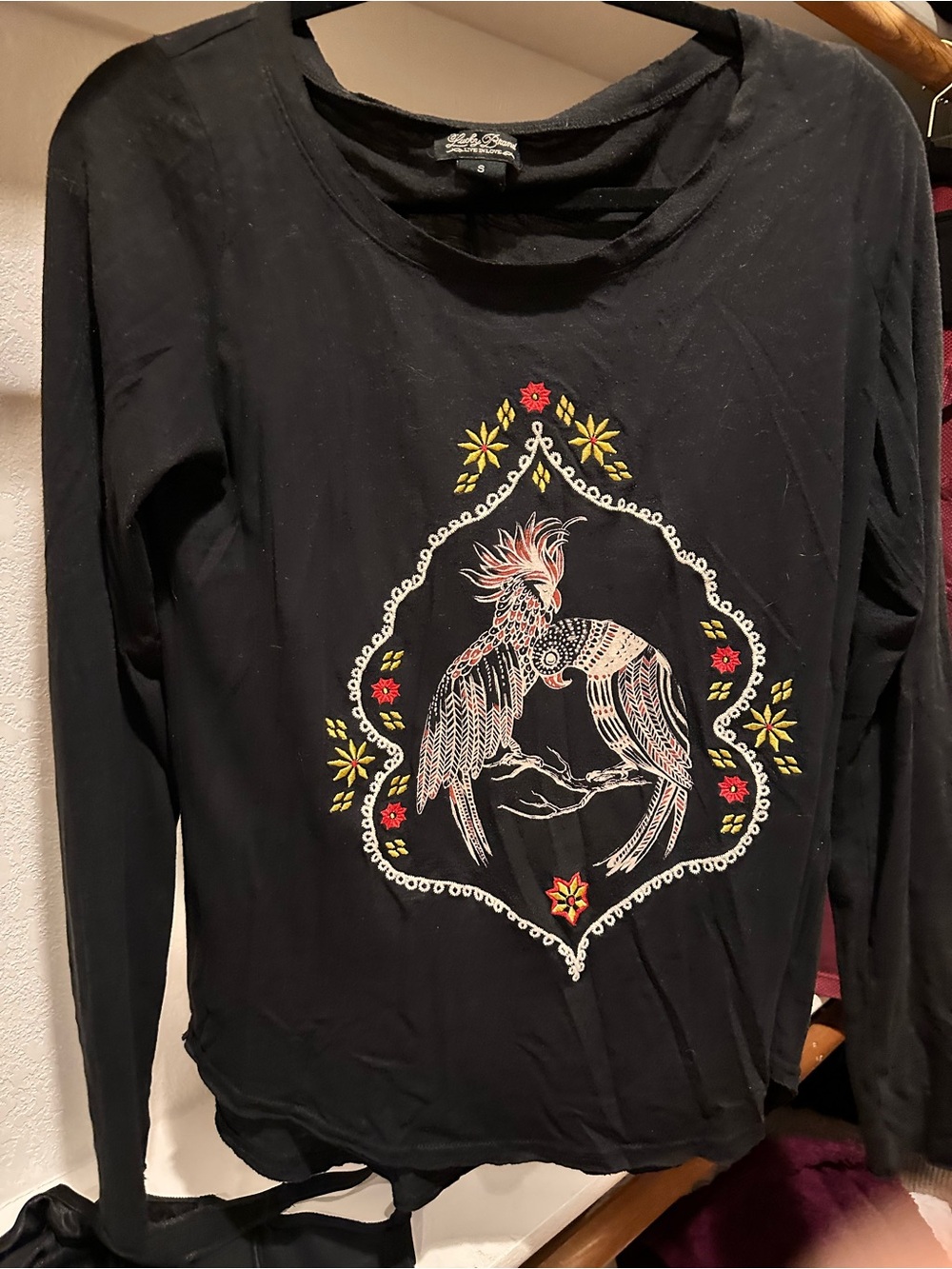 Embroidered Parrot Long-Sleeve Top - Black